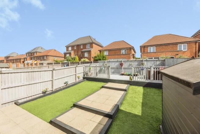3 bed Semi-Detached for sale Image 4