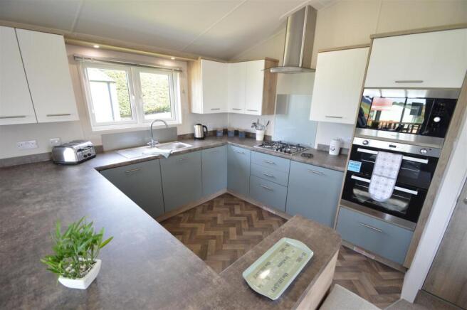 Willerby Clearwater, Seven Oaks Holiday Home Park, Crew Green, Shrewsbury, SY5 9BU photo 4