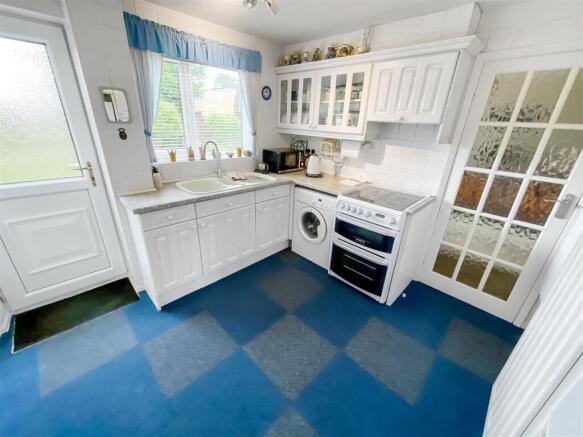 Kitchen (2).jpg