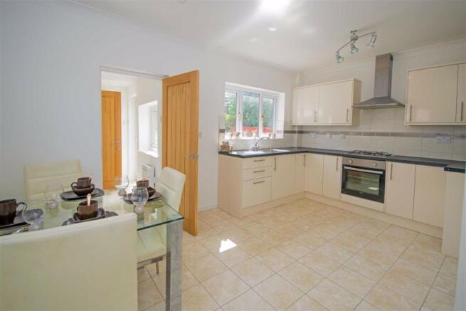 KITCHEN DINER
