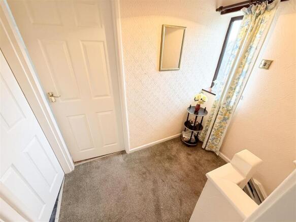 2 bed Semi-Detached for sale Image 6