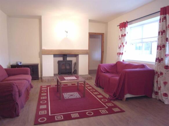 LIVING/DINING ROOM