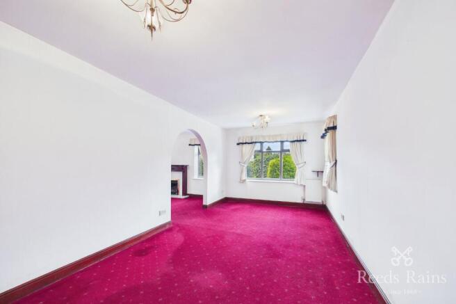 4 bed Detached for sale Image 5