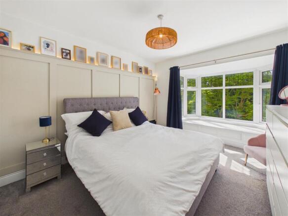 4 bed Semi-Detached for sale Image 11