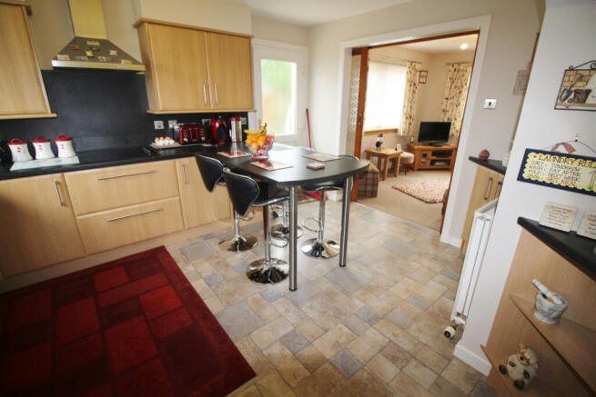 Kitchen b.JPG