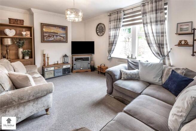 4 bed Detached for sale Image 6
