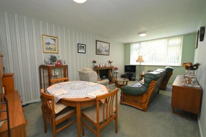 lounge1.JPG
