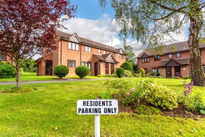 flat-derby-close-epsom-downs-108.jpg