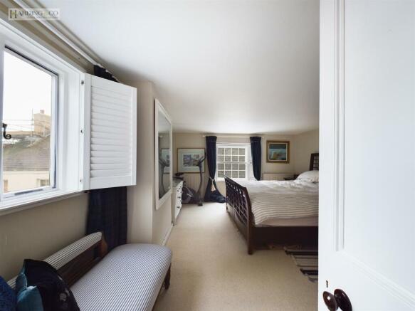 Main Bedroom i.jpg