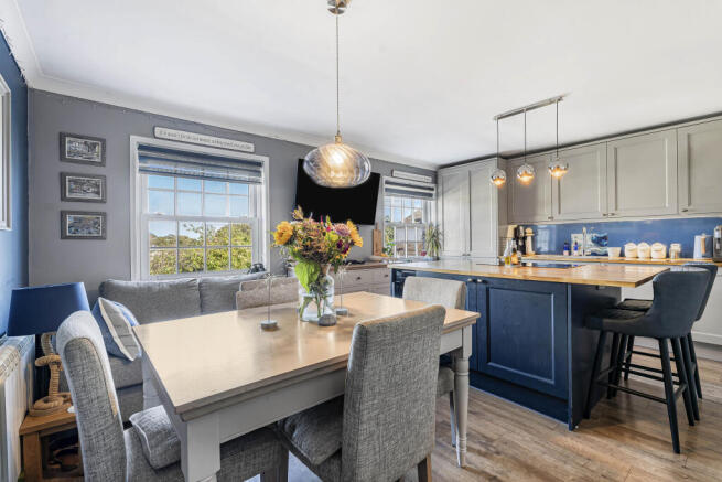 17 Kitchen Dining Room