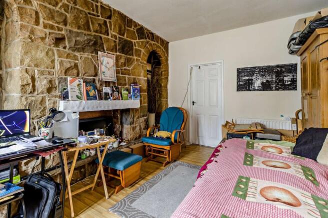 5 bed Flat for sale Image 6