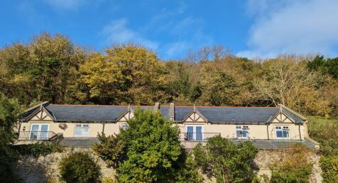 Bakers Court Lane, Lynton