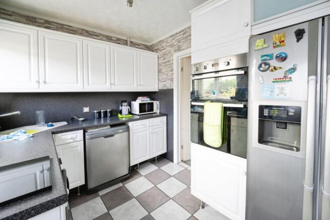 3 bed Terraced for sale Image 3