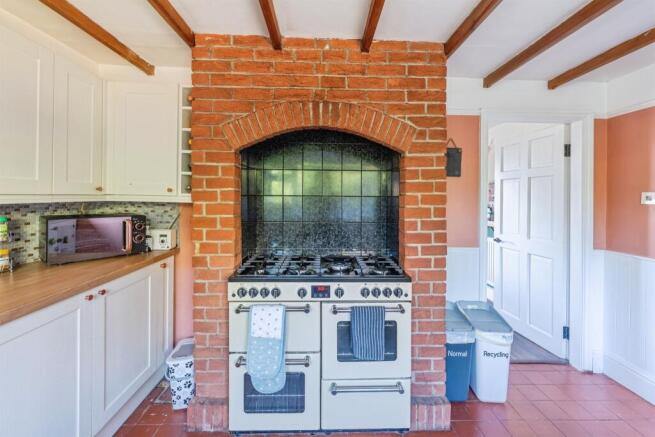 3 bed Semi-Detached for sale Image 7