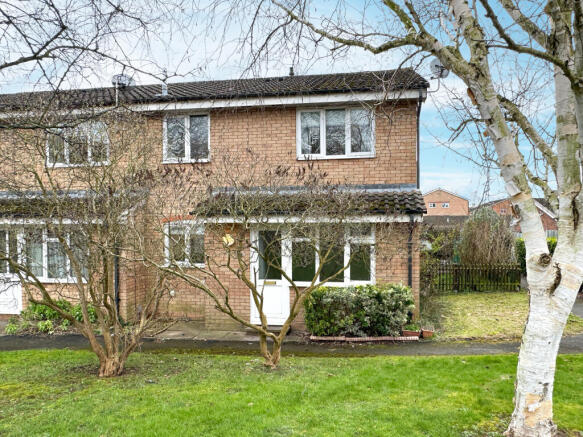 34 Lingfield Walk - Front