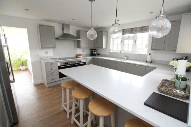 kitchen 1.JPG