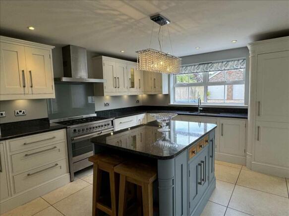 LIVING KITCHEN