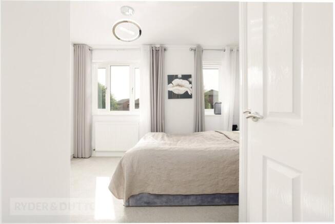 3 bed Semi-Detached for sale Image 12