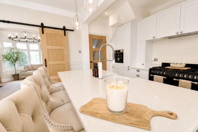 3 bed Semi-Detached for sale Image 8