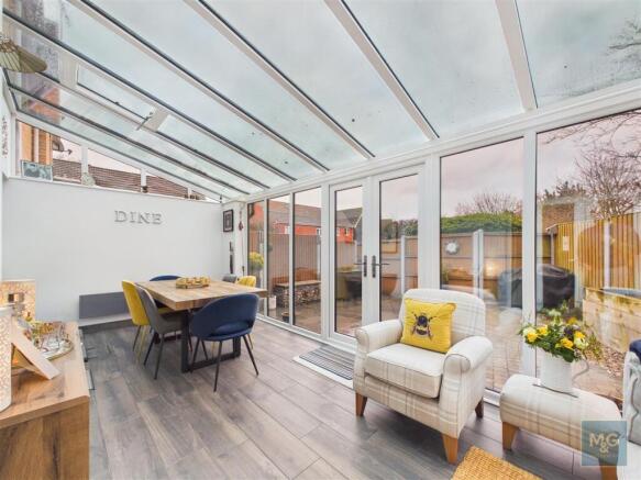 Sunroom / Dining Room