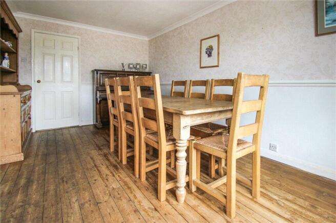 4 bed Detached for sale Image 3