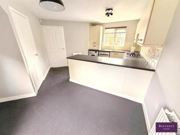 3 bed Semi-Detached for sale Image 5