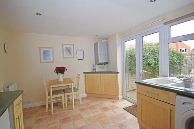 58 Churchfields Close, kitchen breakfast.jpg