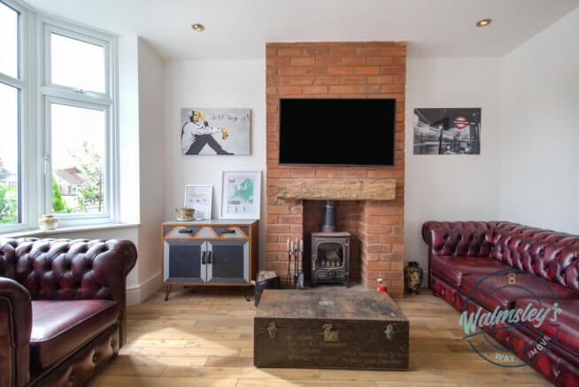 Front sitting room 2