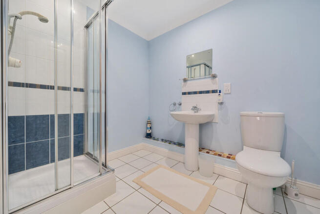 Bedroom 3 ensuite