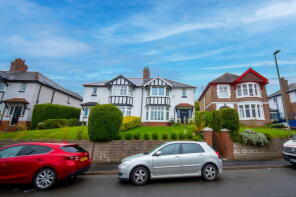 86, St Martin's Road, Caerphilly CF83 1EN