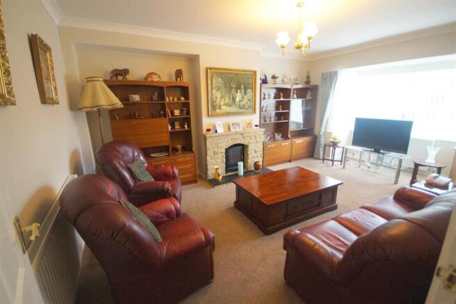 Lounge / Dining Room