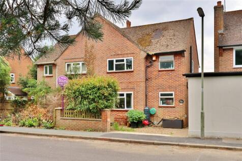 Victoria Road, Knaphill, Woking, Surrey, GU21