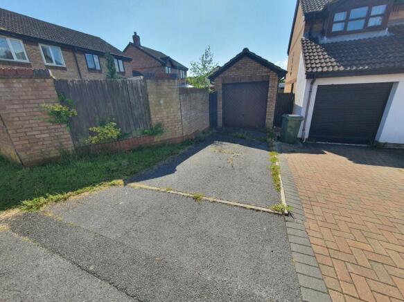 Driveway/Garage