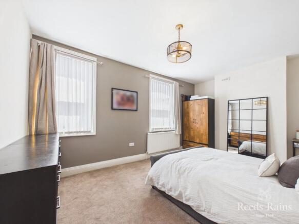 2 bed End of Terrace to rent Image 8