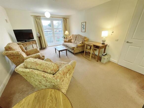 Fern Bank Court, Moat Way, Brayton, Selby photo 4
