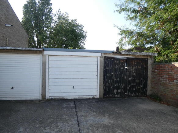 Garage in a block