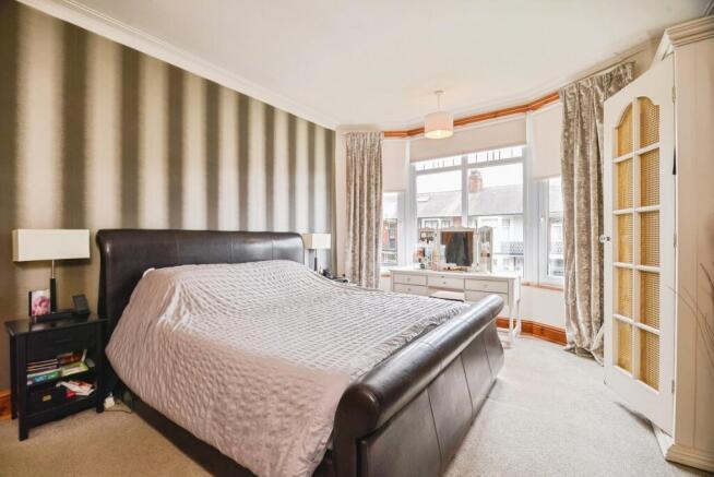 4 bed Semi-Detached for sale Image 11