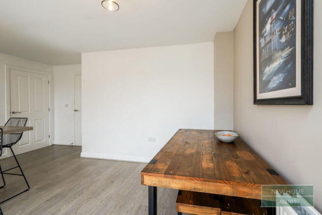 4 bed Detached for sale Image 5