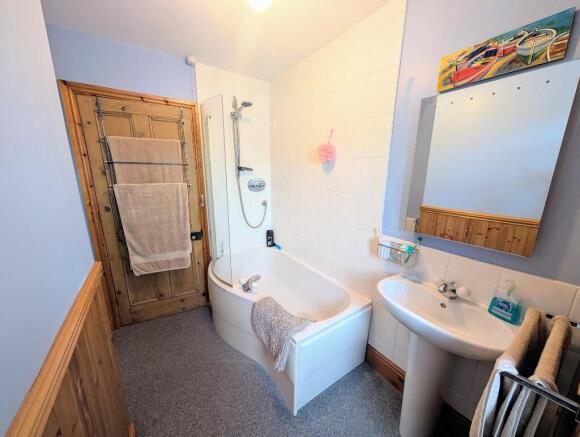 2 bed Flat for sale Image 7