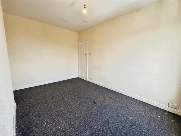 3 bed Terraced for sale Image 8