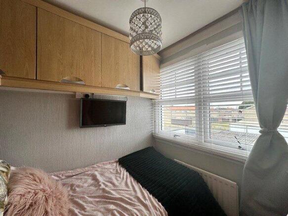 3 bed Terraced for sale Image 9