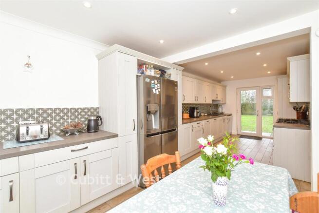 Kitchen/ Breakfast Room