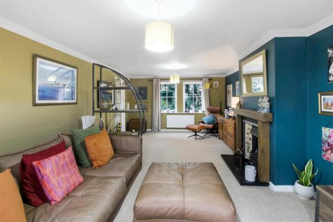 4 bed Detached for sale Image 6