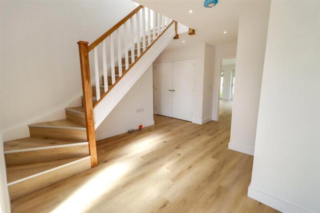 Silver Fox Crescent, Woodley, Reading, Berkshire, RG5 photo 4