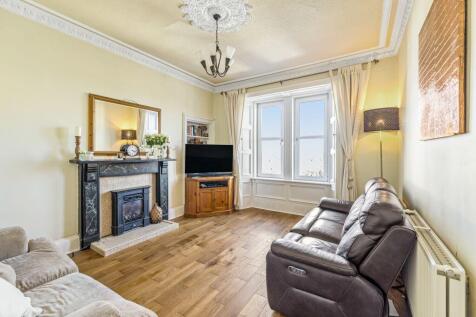 52 (3F2), Craighall Road, Trinity, Edinburgh, EH6 4RU
