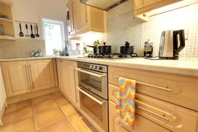 2 bed Flat for sale Image 9