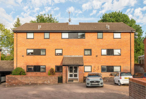 King George Close, Cheltenham, Gloucestershire, GL53