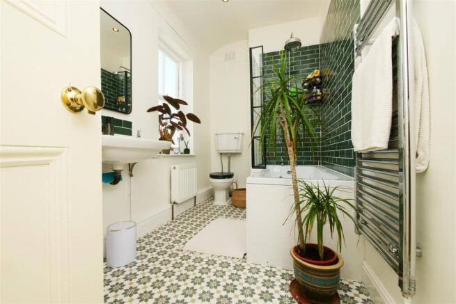 2 bed Terraced for sale Image 8