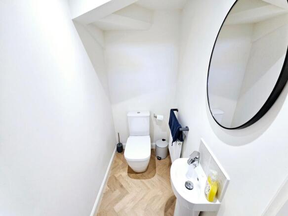 3 bed Semi-Detached for sale Image 8