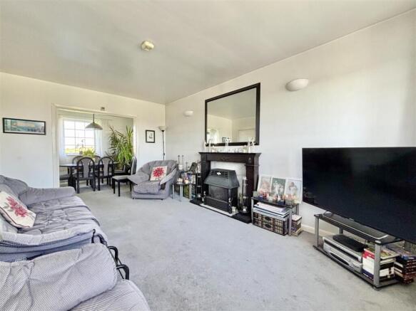 4 bed Detached for sale Image 6